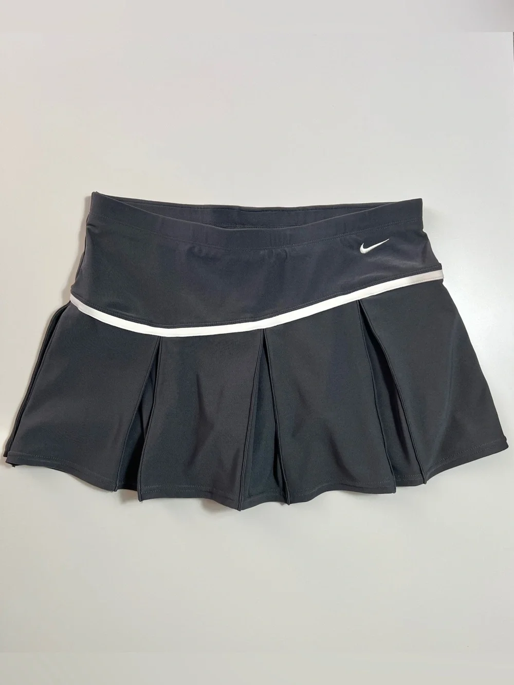 Nike Dri-FIT Tennis Skort Women’s S Charcoal Gray Pleated Athletic Skirt Shorts